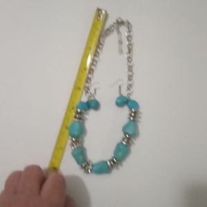 Turquoise looking necklace and earrings from paparazzi.